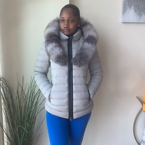 Mackage Women’s coat sz M Grey with fox fur hood